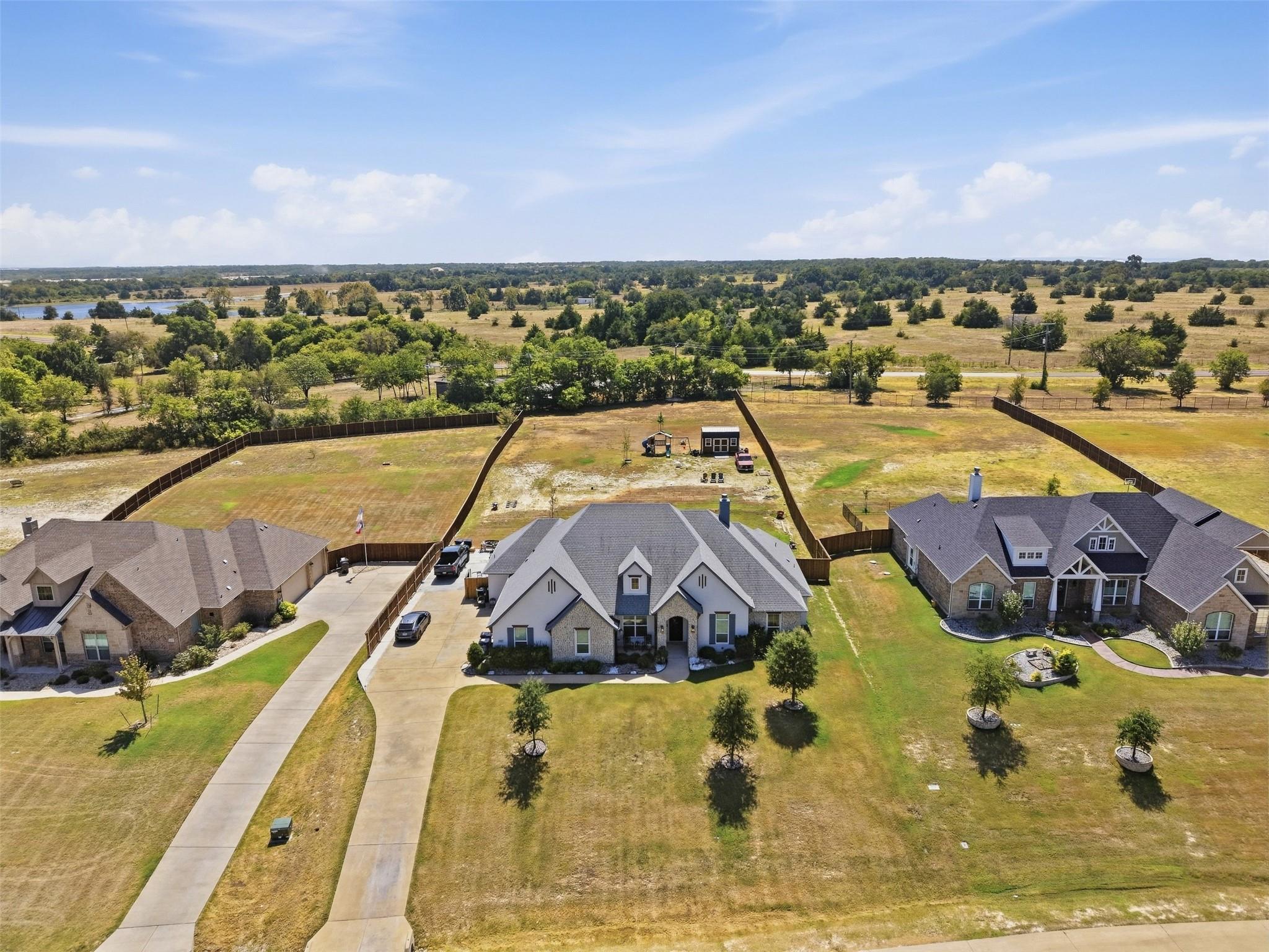 main property photo 32