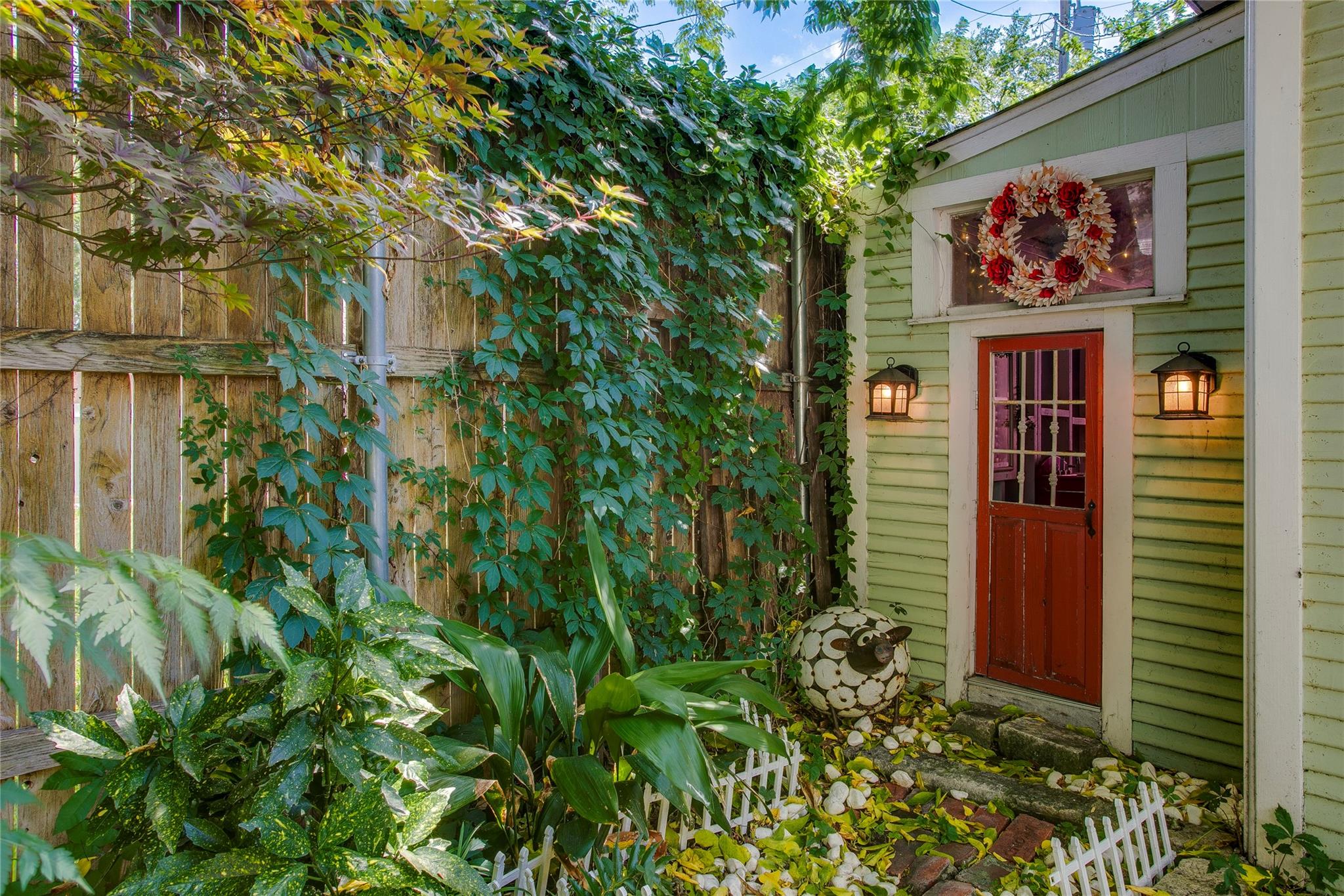 main property photo 31