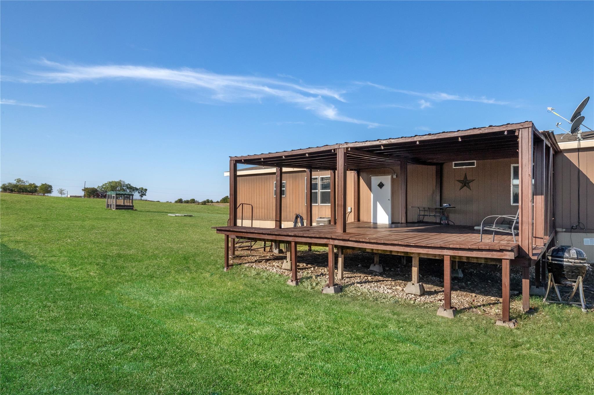 main property photo 29