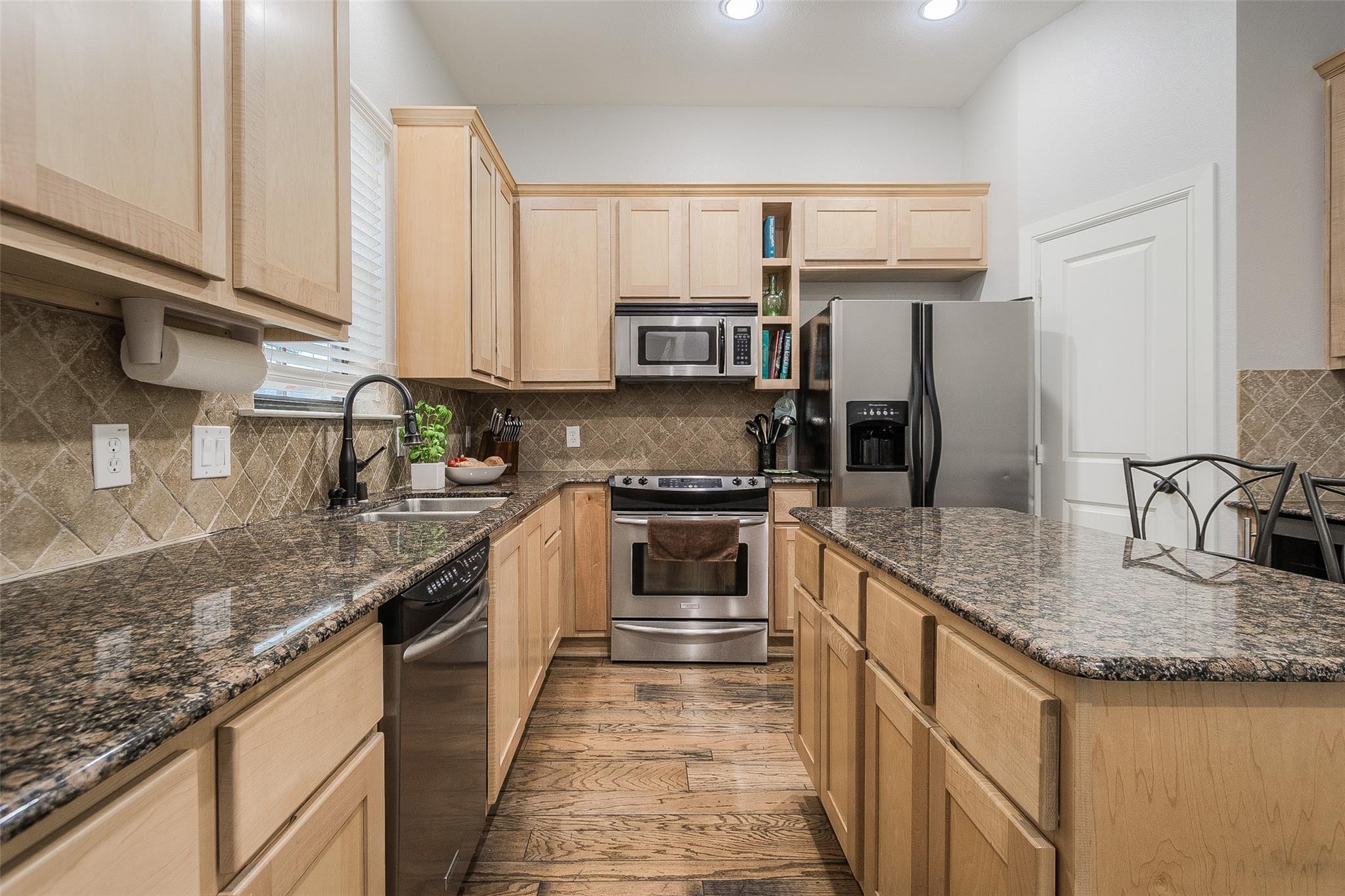 main property photo 16