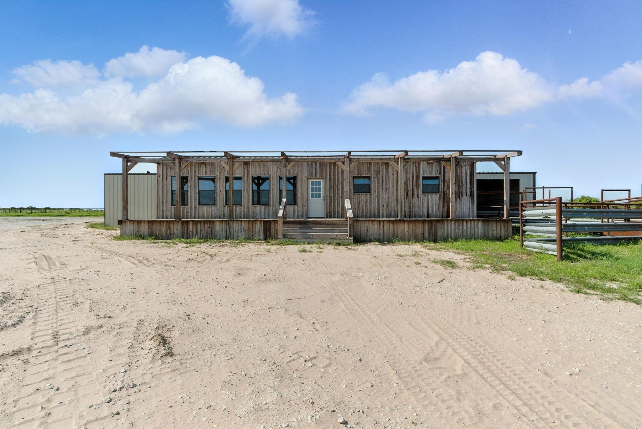 main property photo 16
