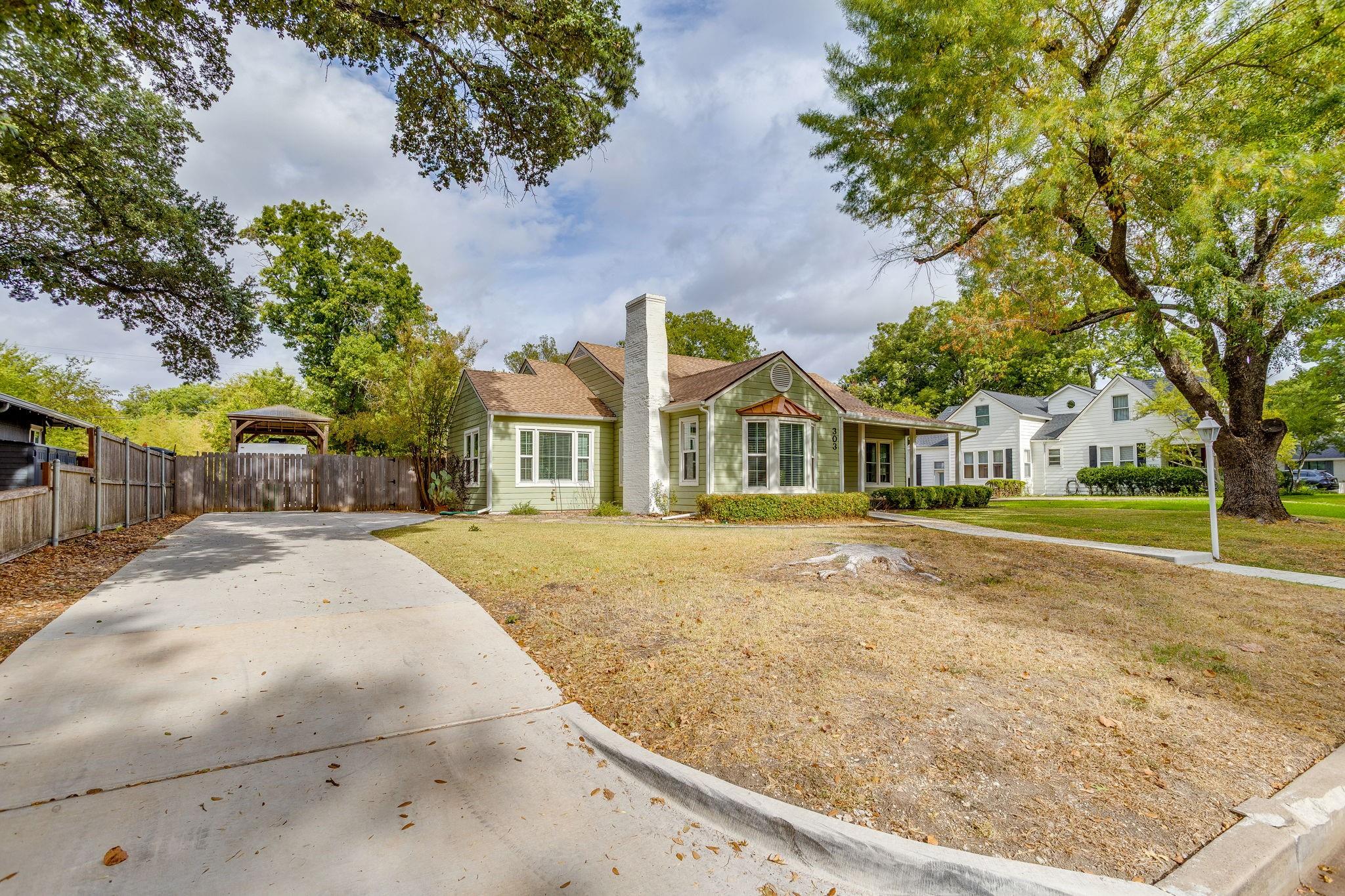 main property photo 3