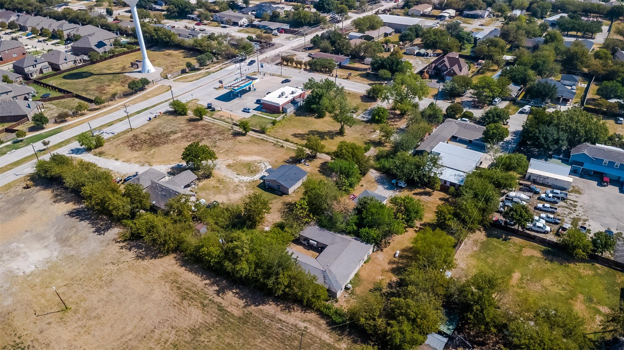 main property photo 13