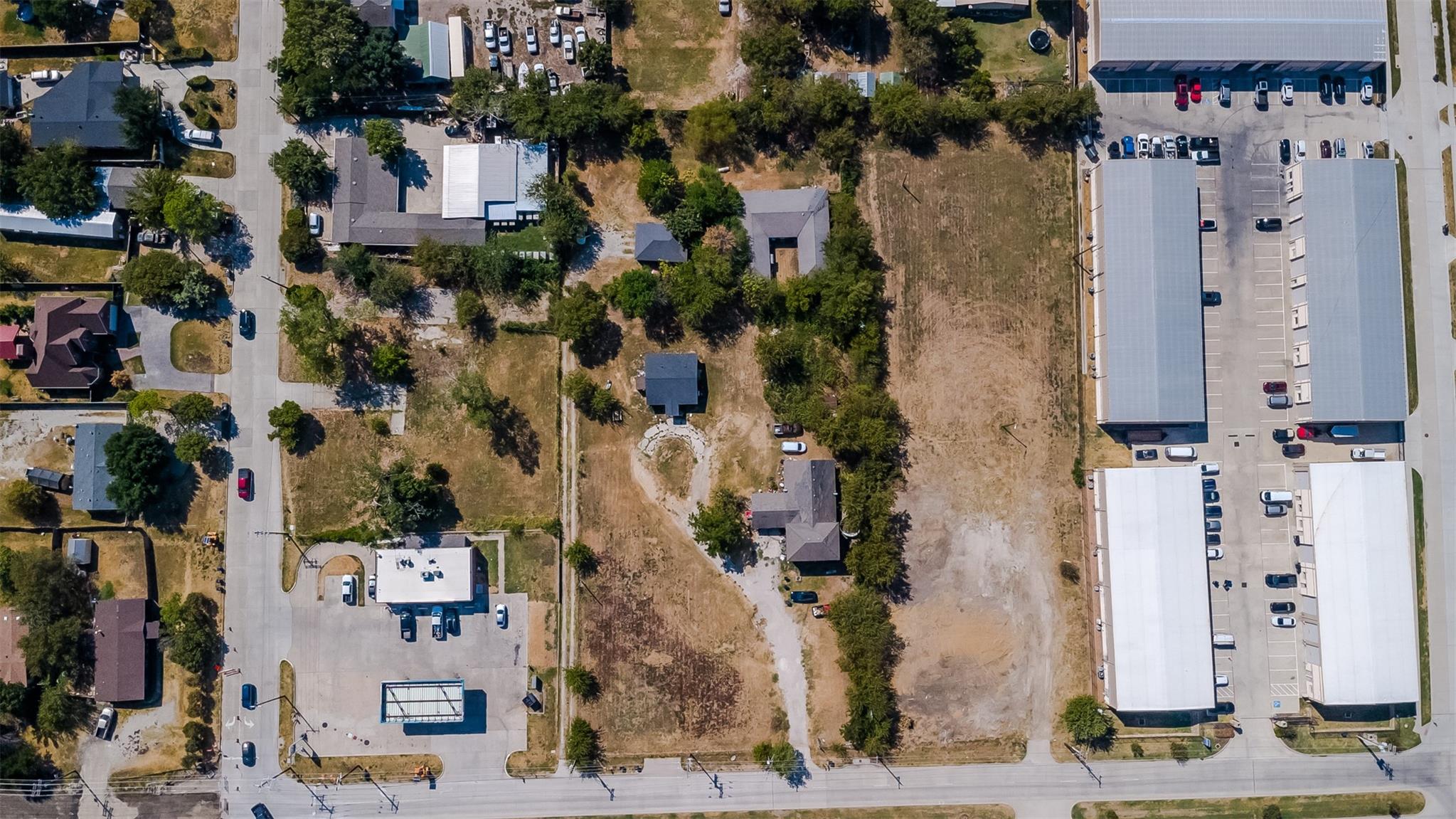 main property photo 14