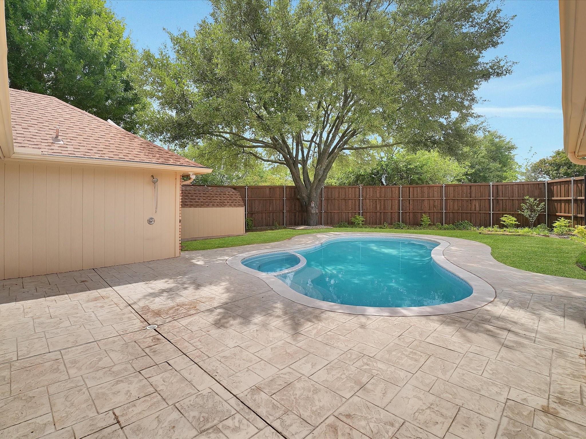 main property photo 28