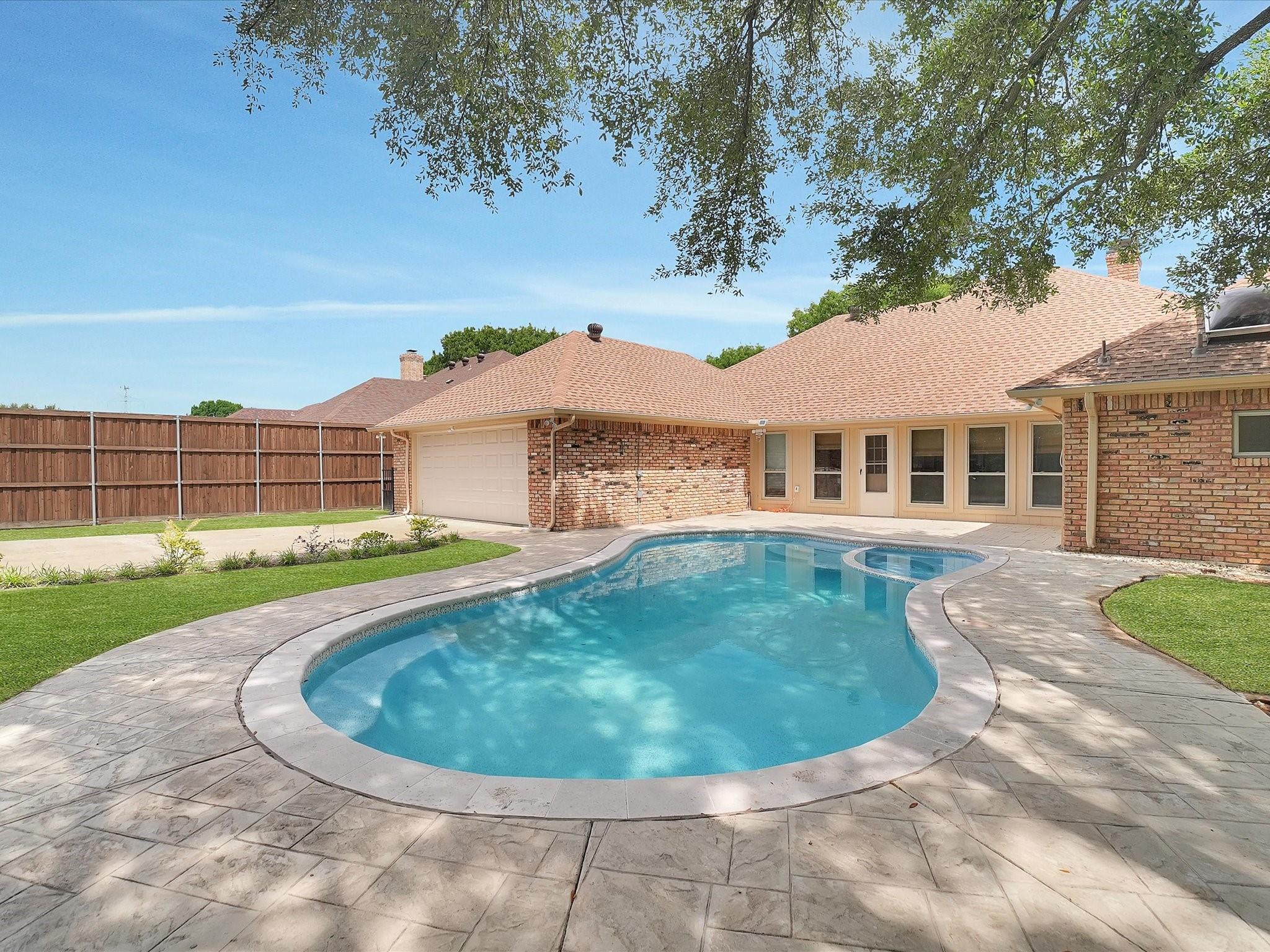 main property photo 31
