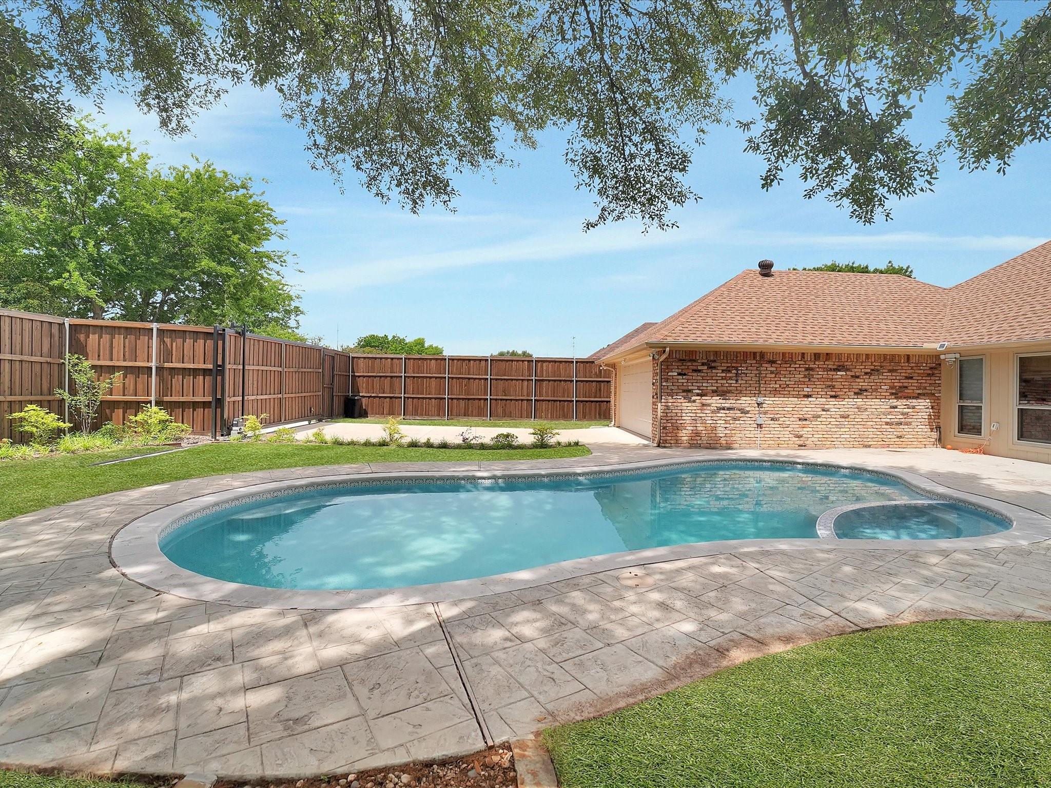 main property photo 32