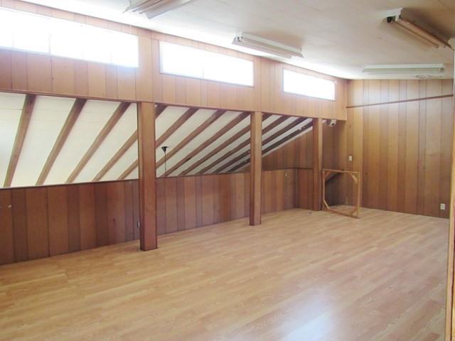 main property photo 17