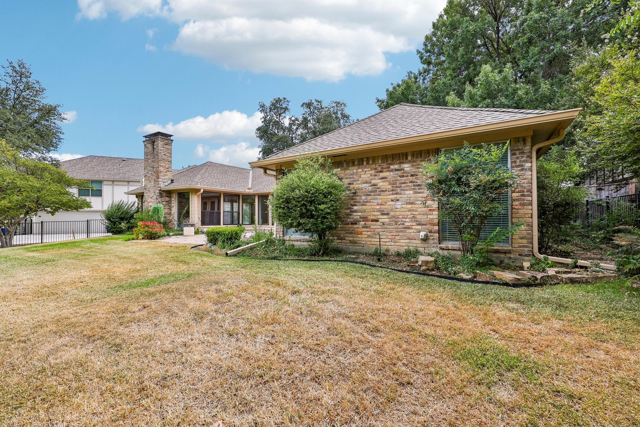 main property photo 32