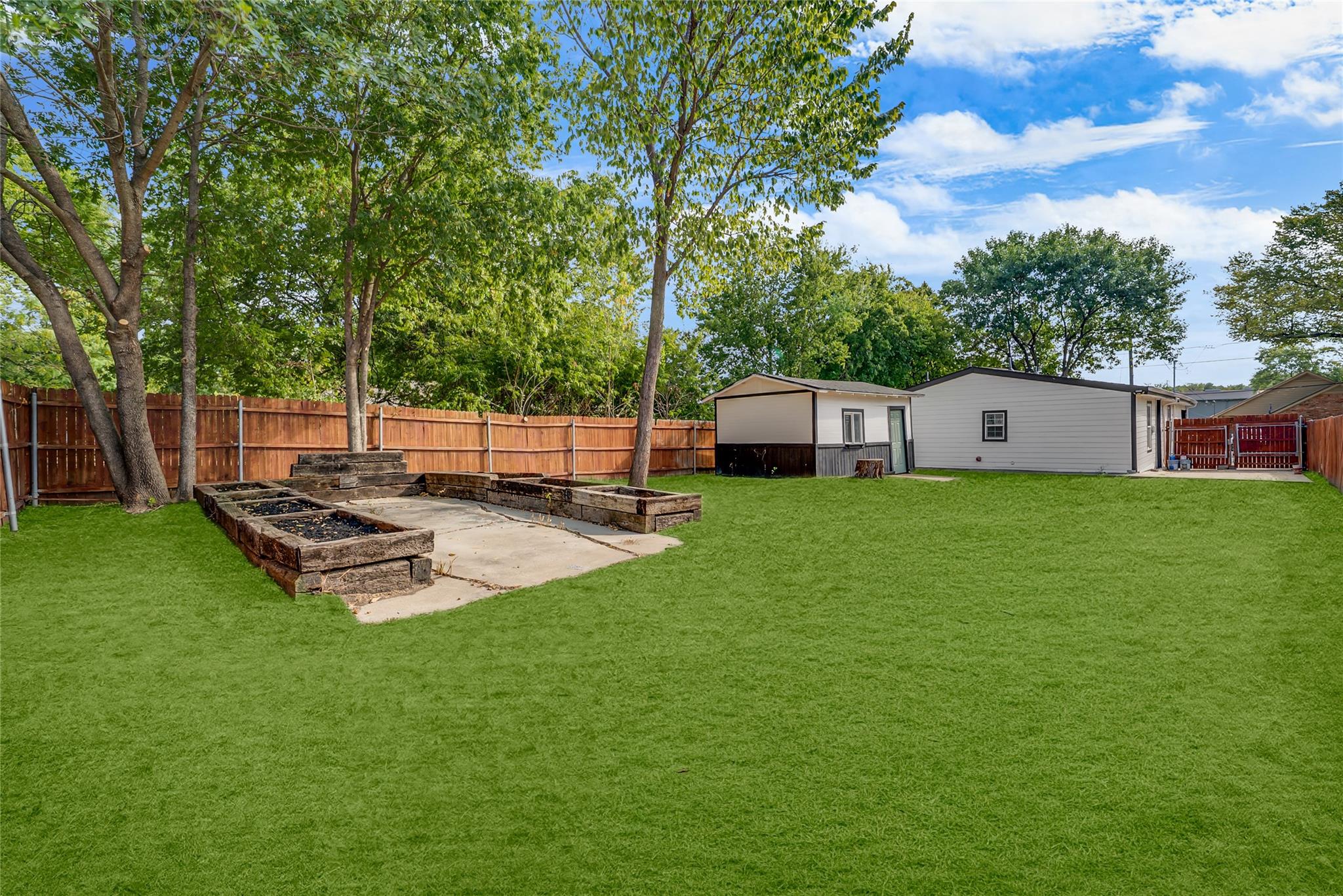main property photo 27