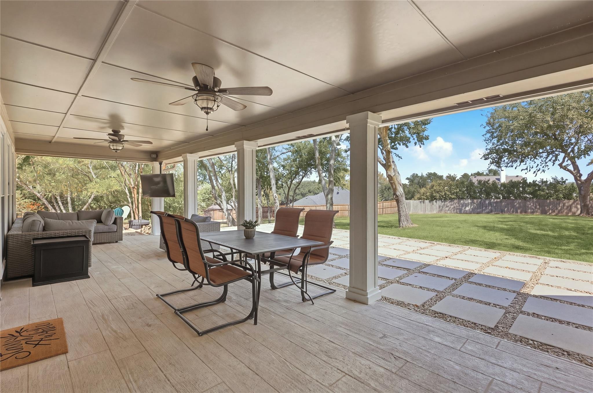 main property photo 28