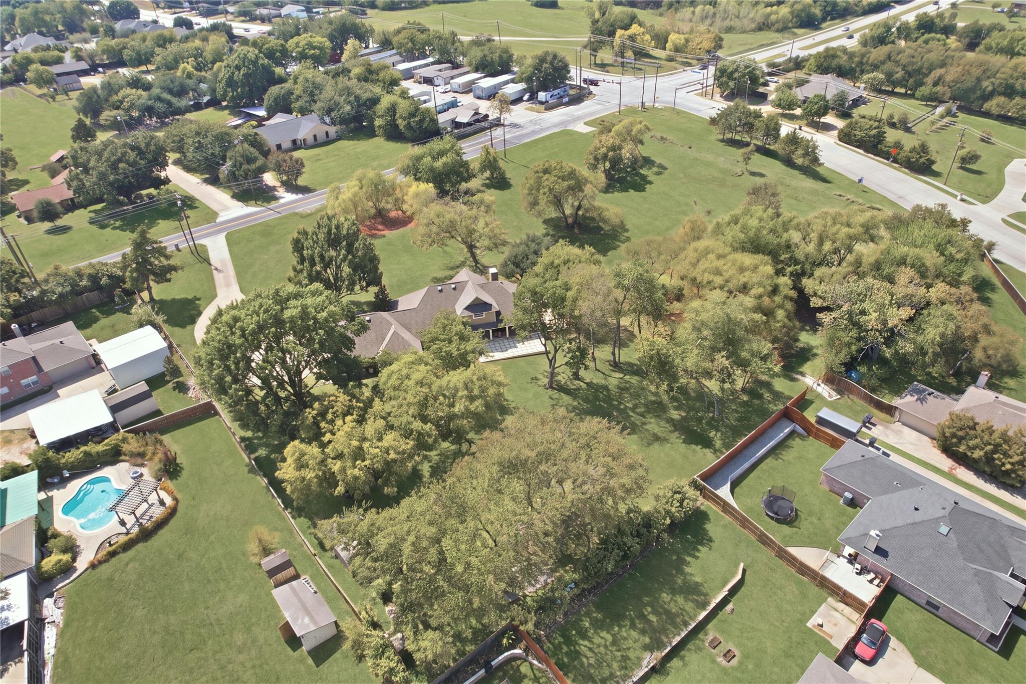 main property photo 35