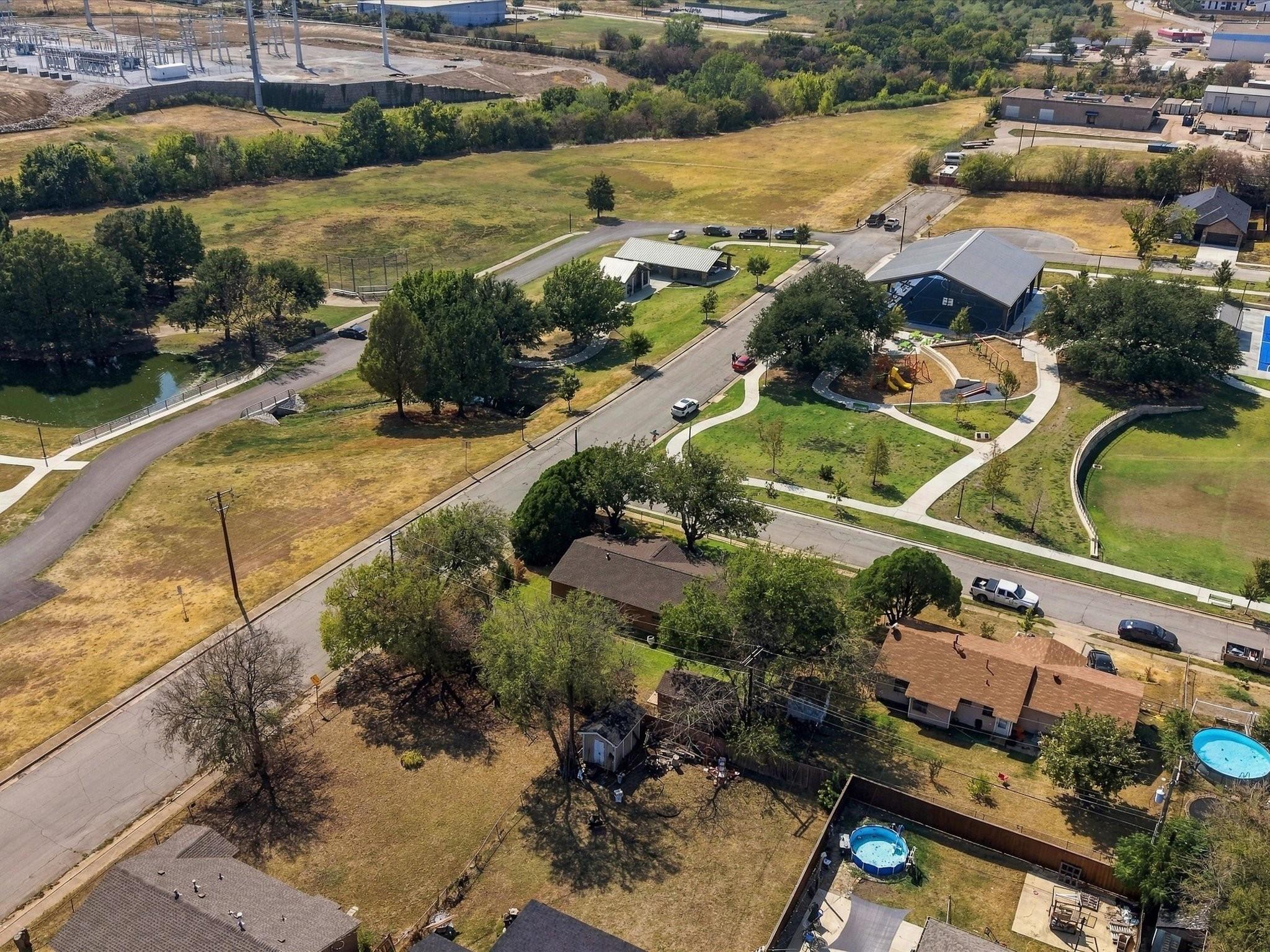 main property photo 24