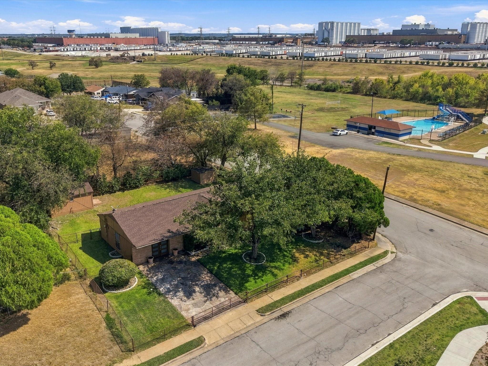 main property photo 27