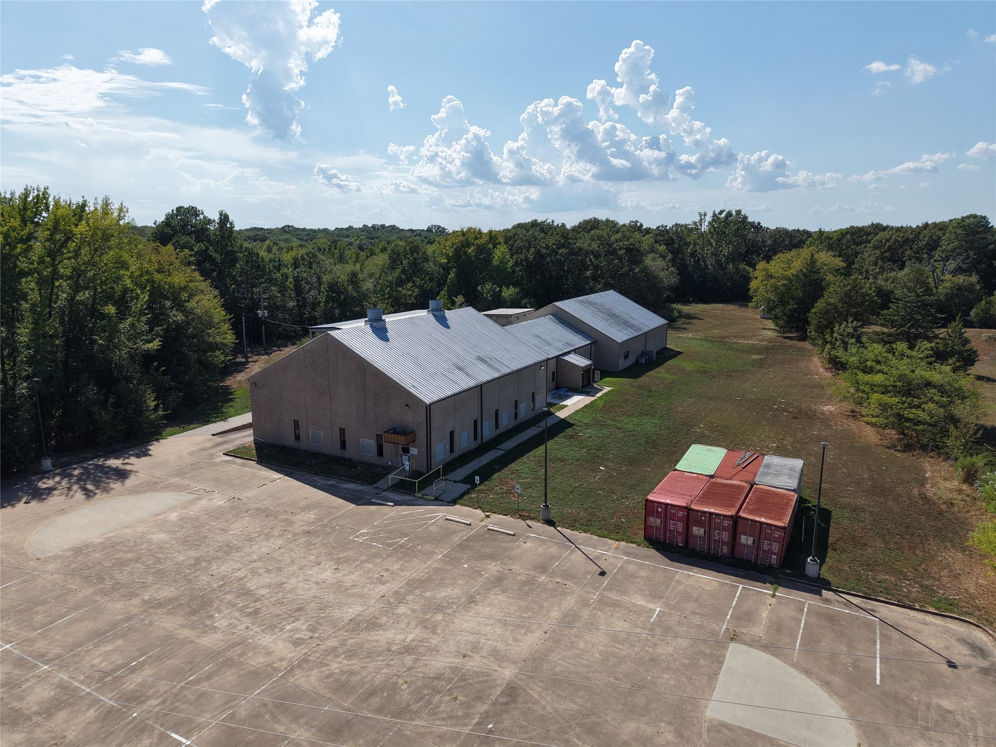 main property photo 33