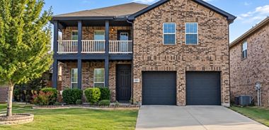 image of property with 4 Bed | 2 Bath | 2,702 Sqft