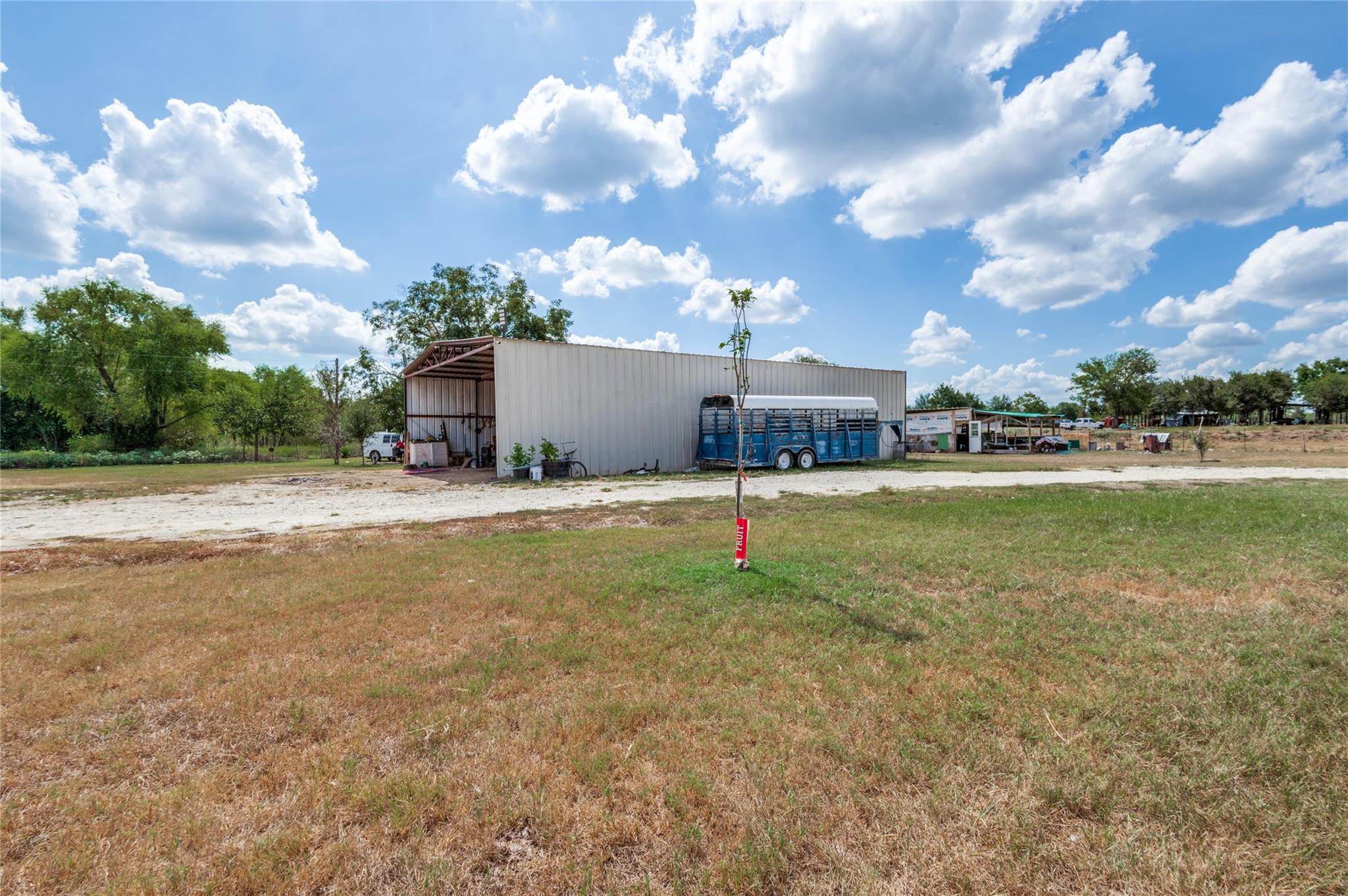 main property photo 13