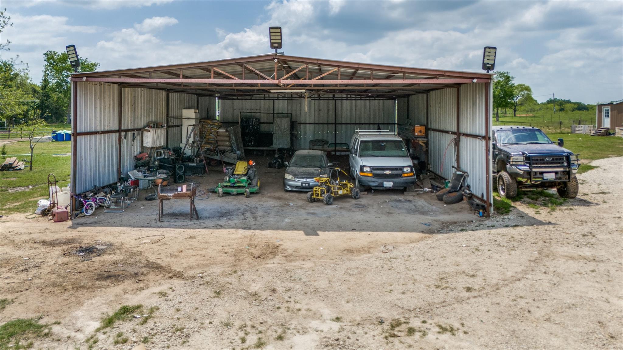 main property photo 23