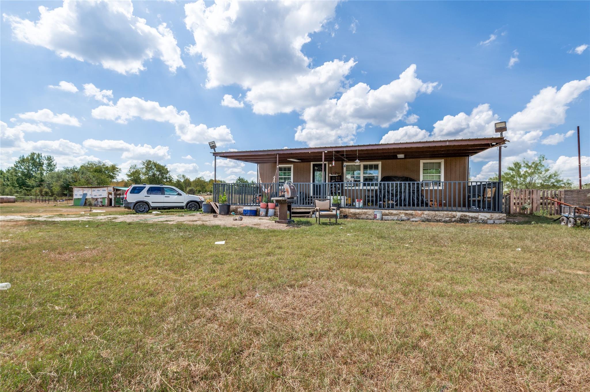 main property photo 3