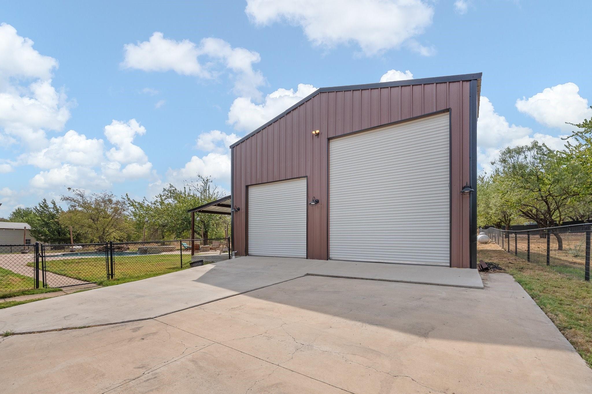 main property photo 39