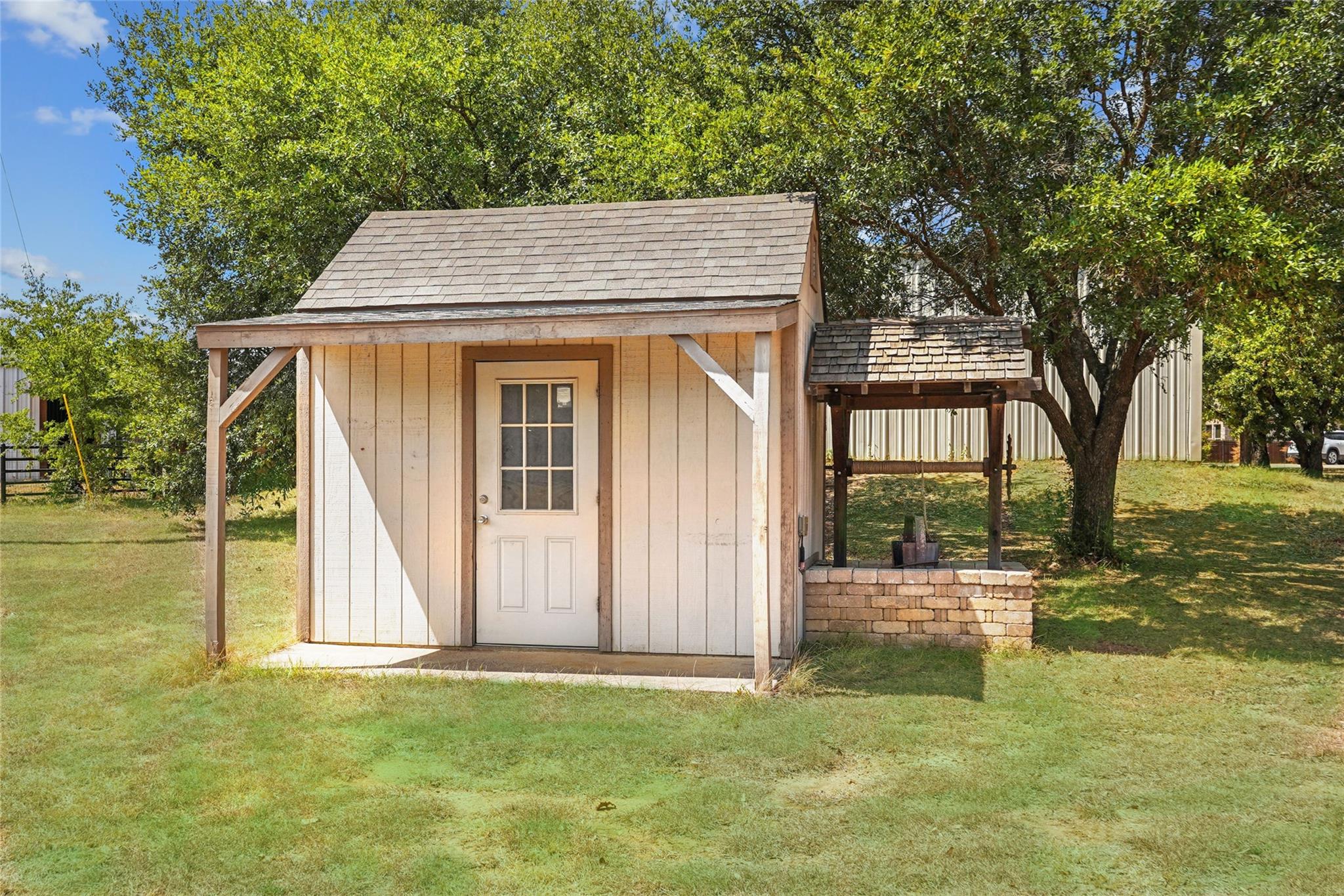 main property photo 20