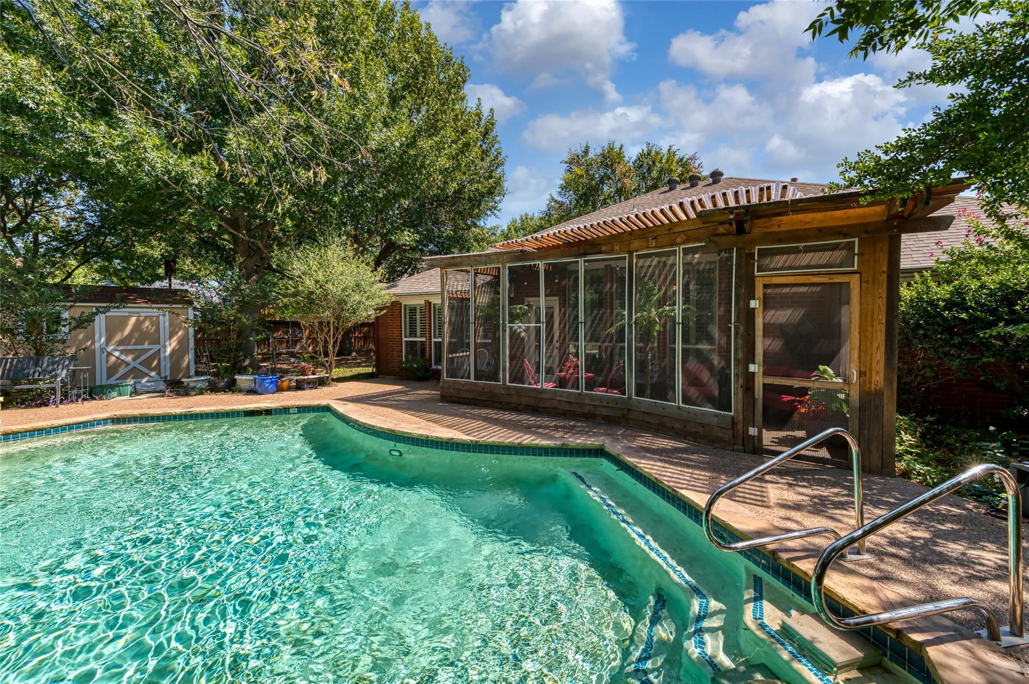 main property photo 30