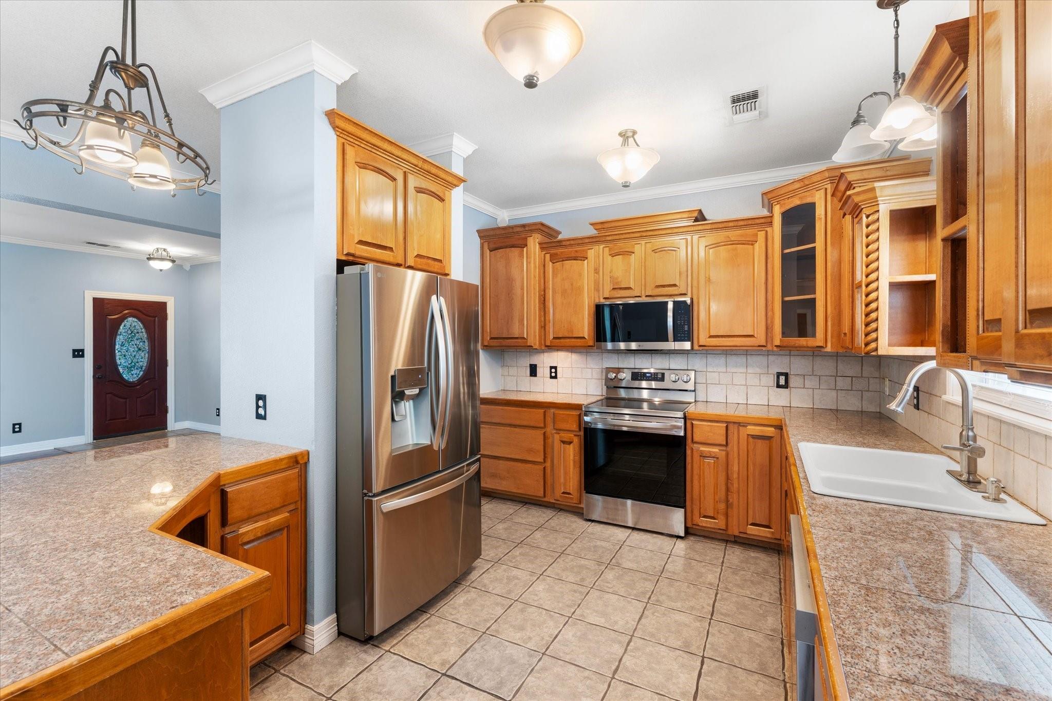 main property photo 5