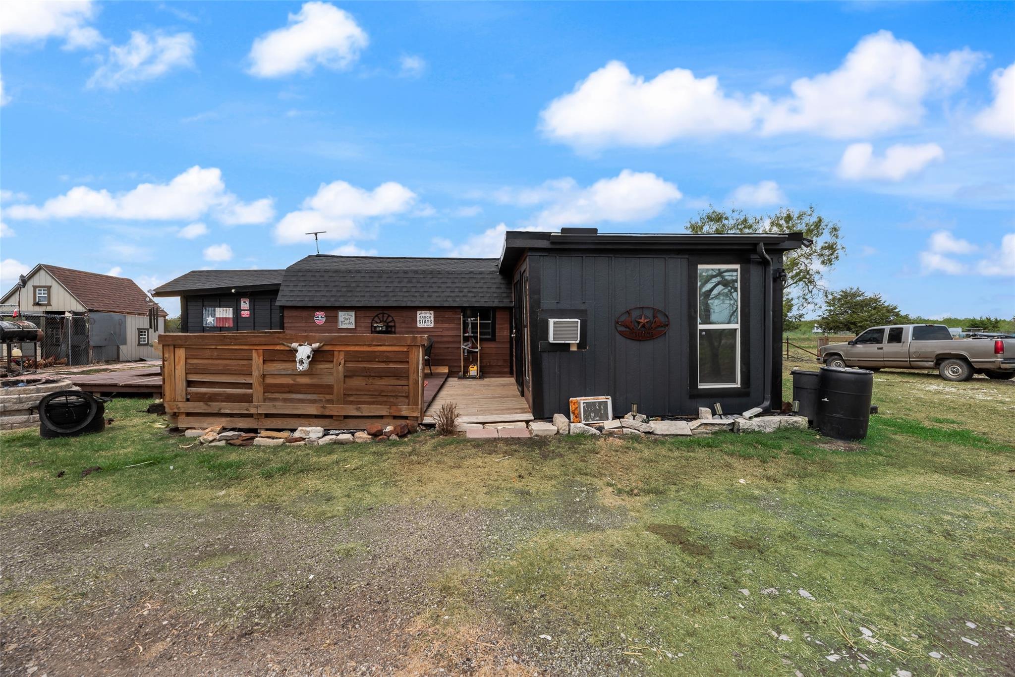 main property photo 16