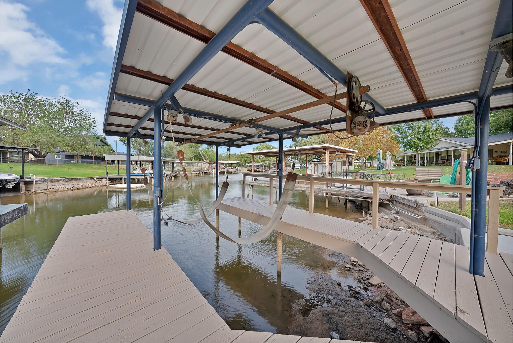 main property photo 33