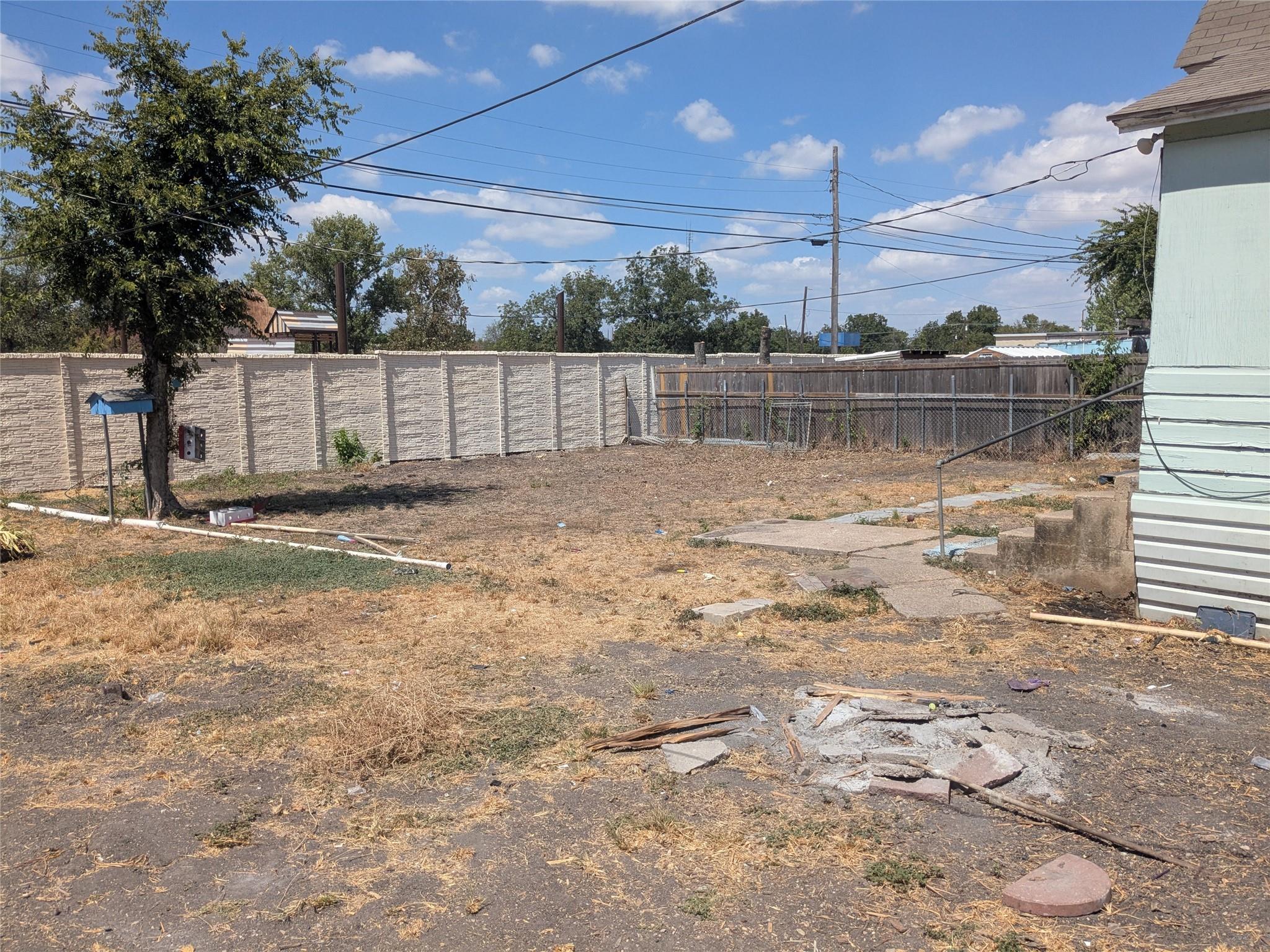 main property photo 24