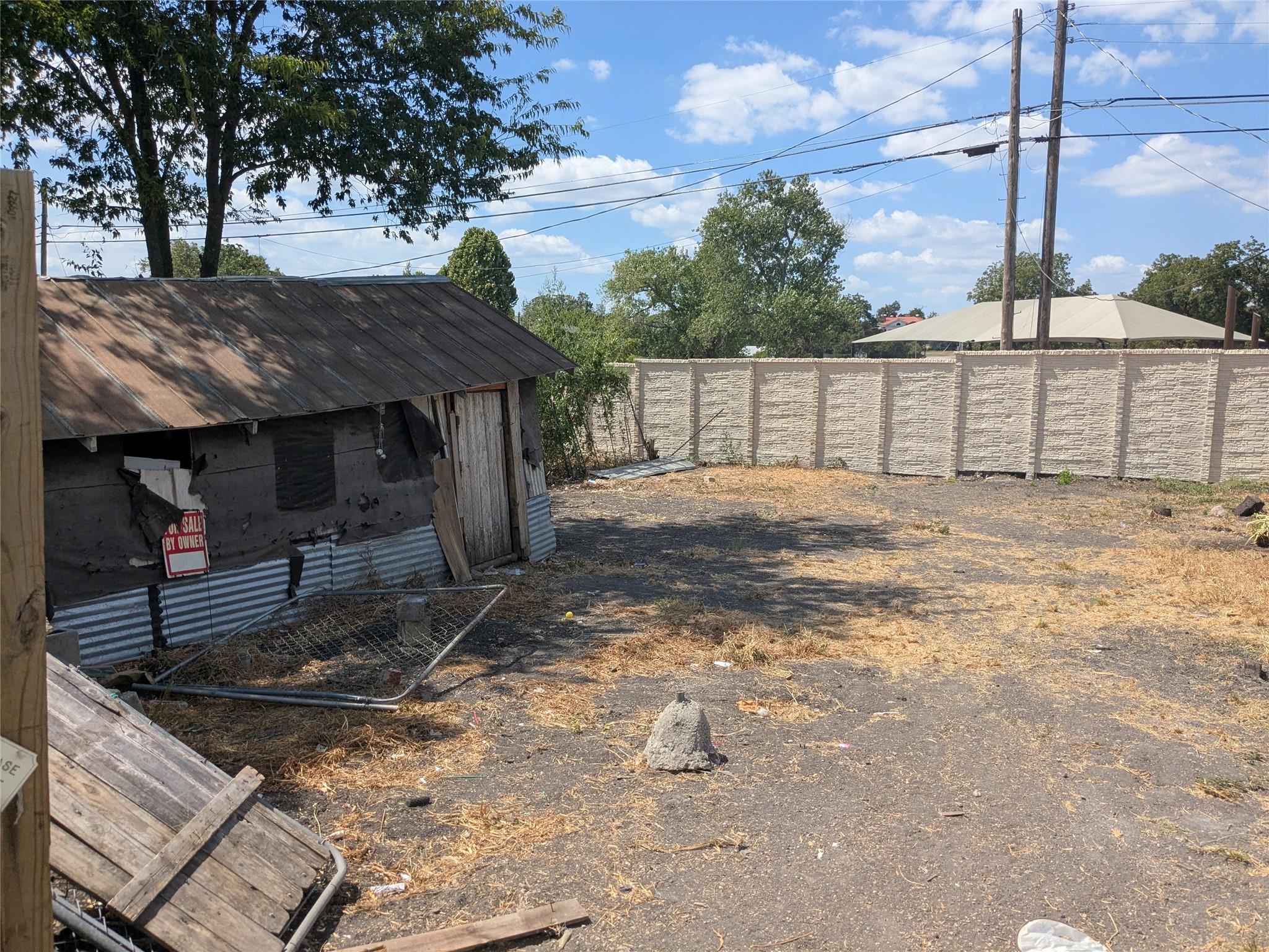 main property photo 25