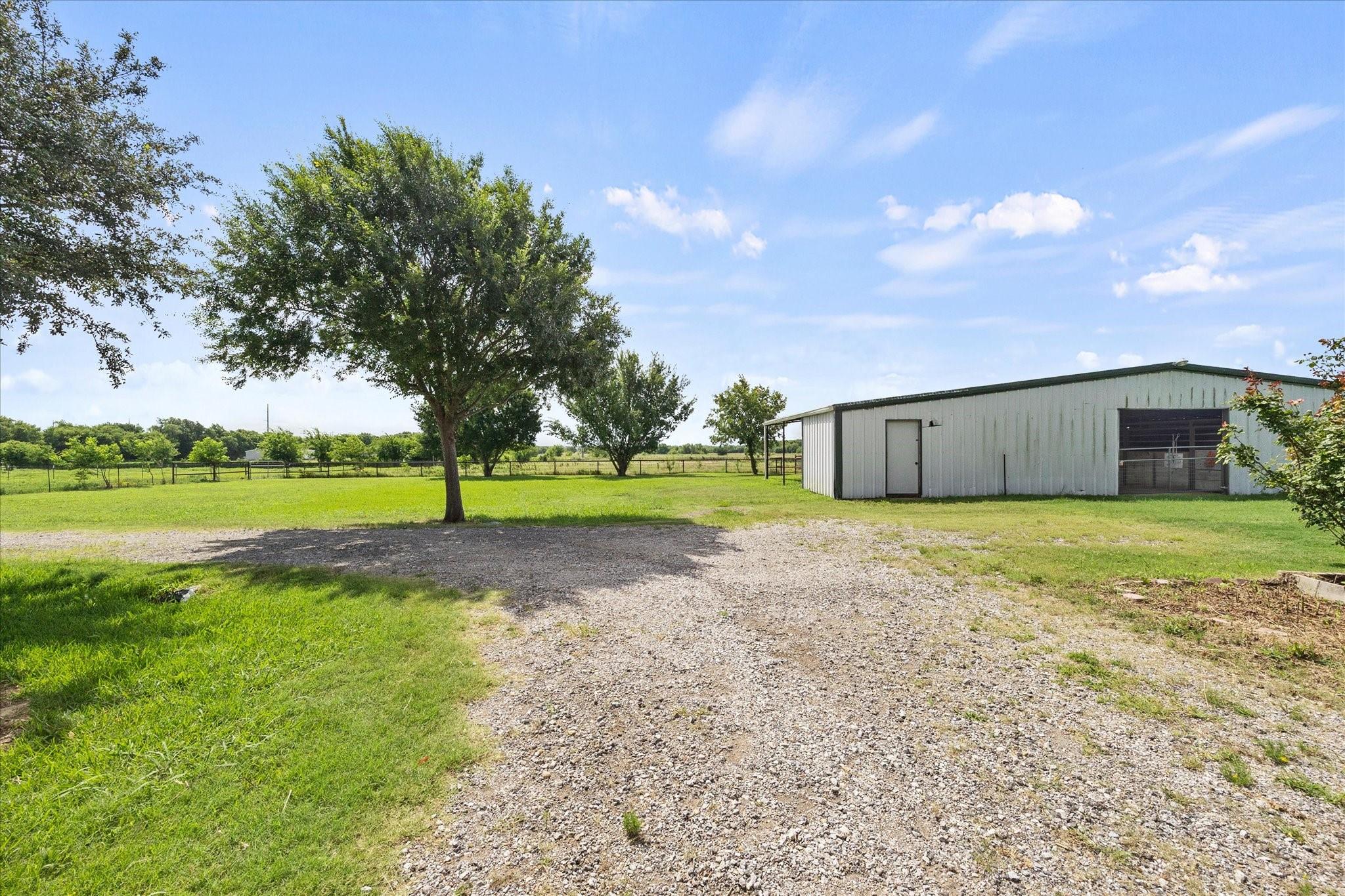 main property photo 28