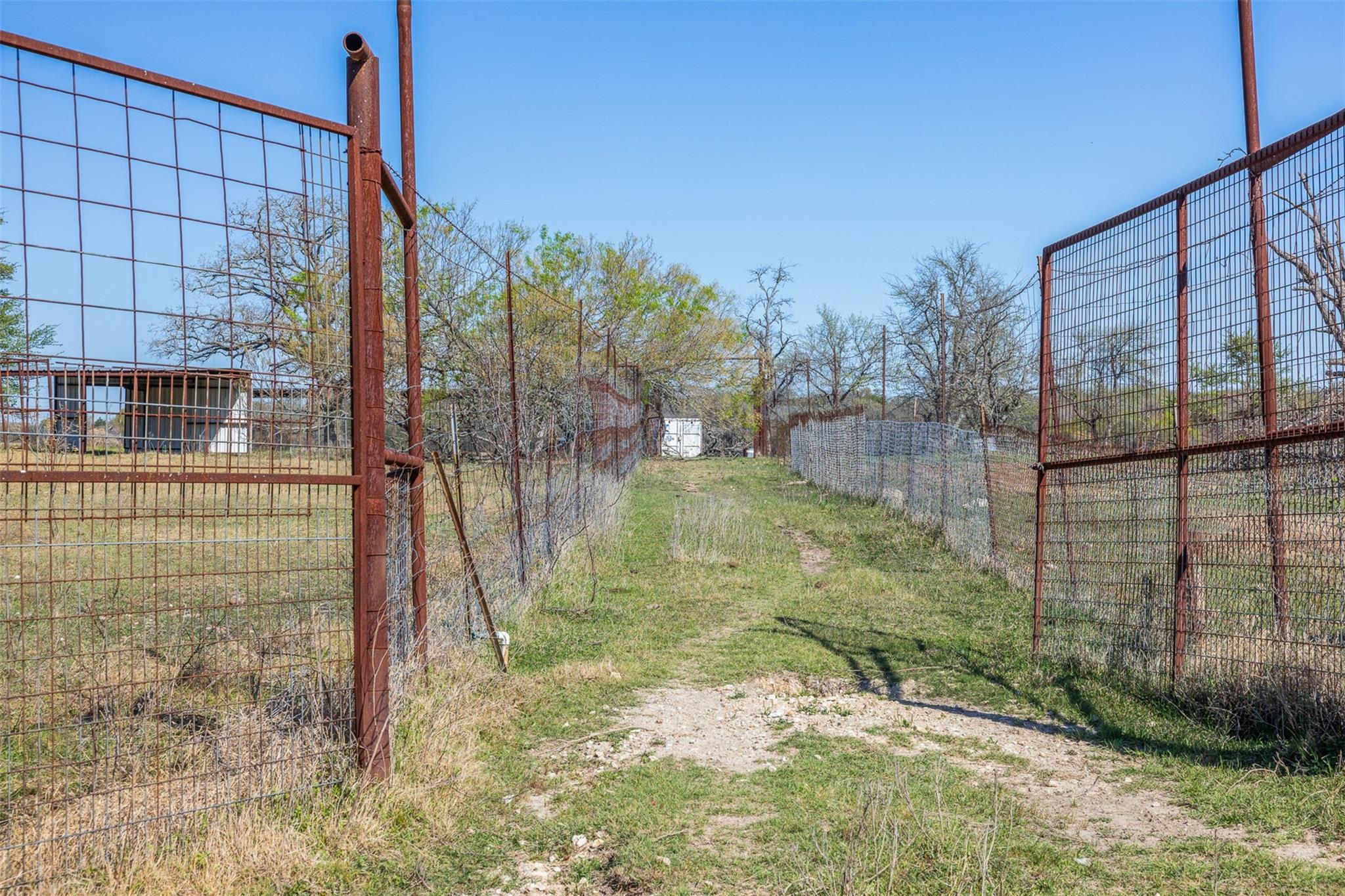 main property photo 8