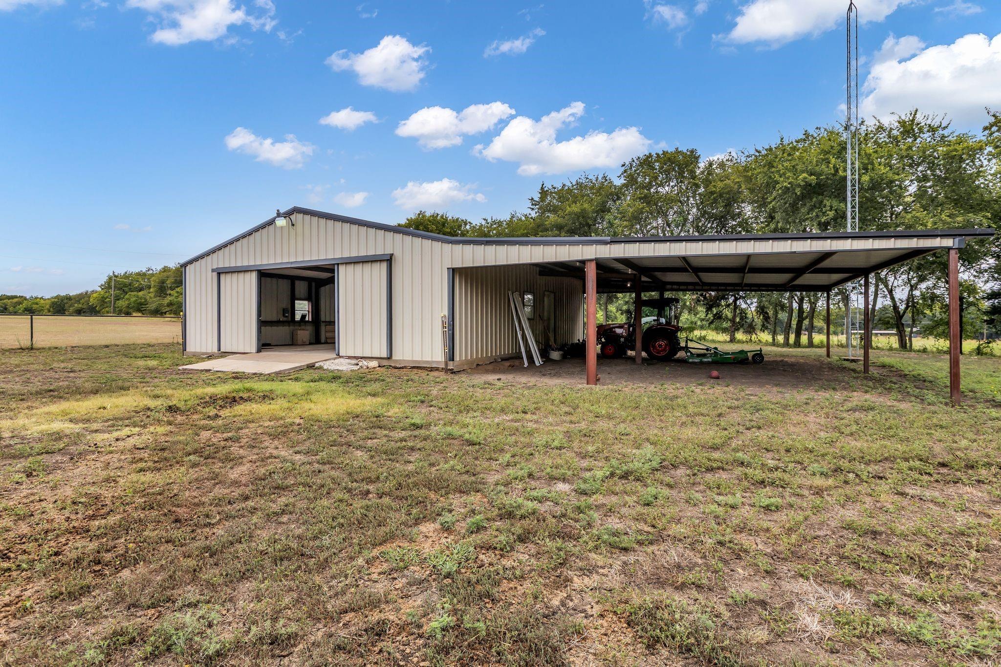main property photo 28