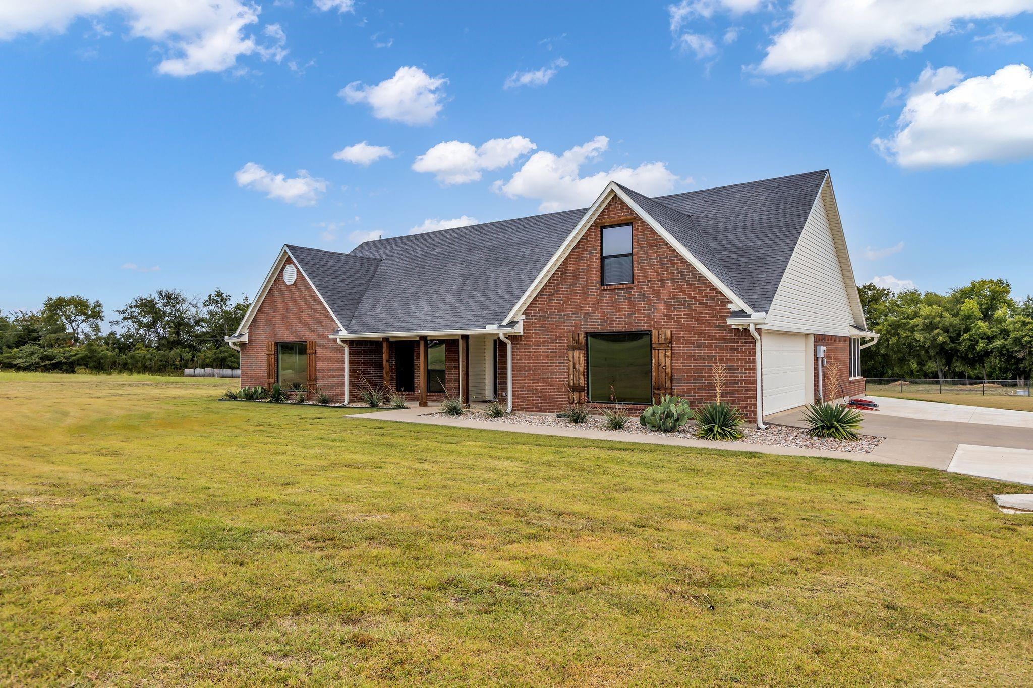 main property photo 3