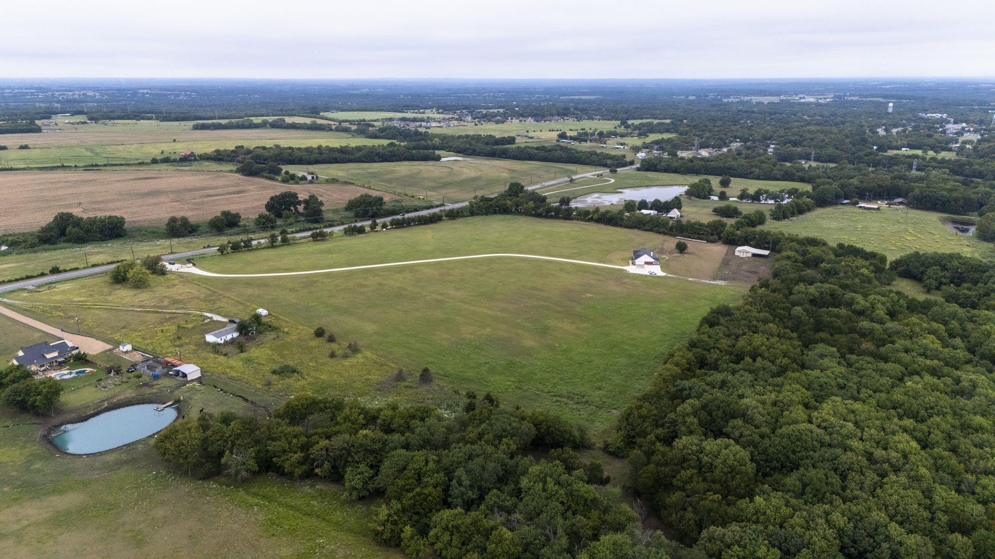 main property photo 31