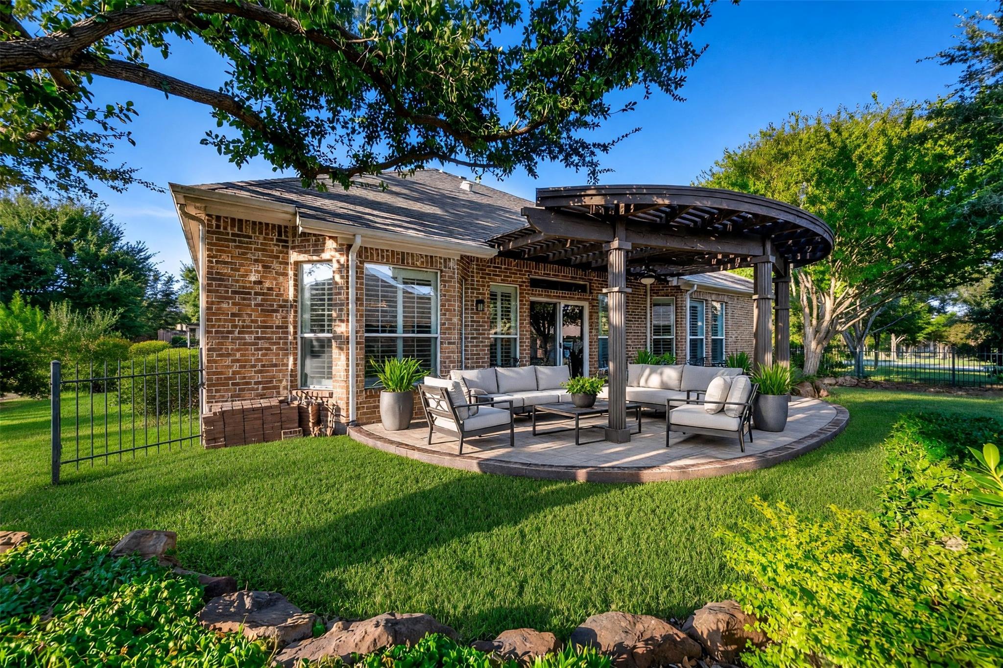 main property photo 32