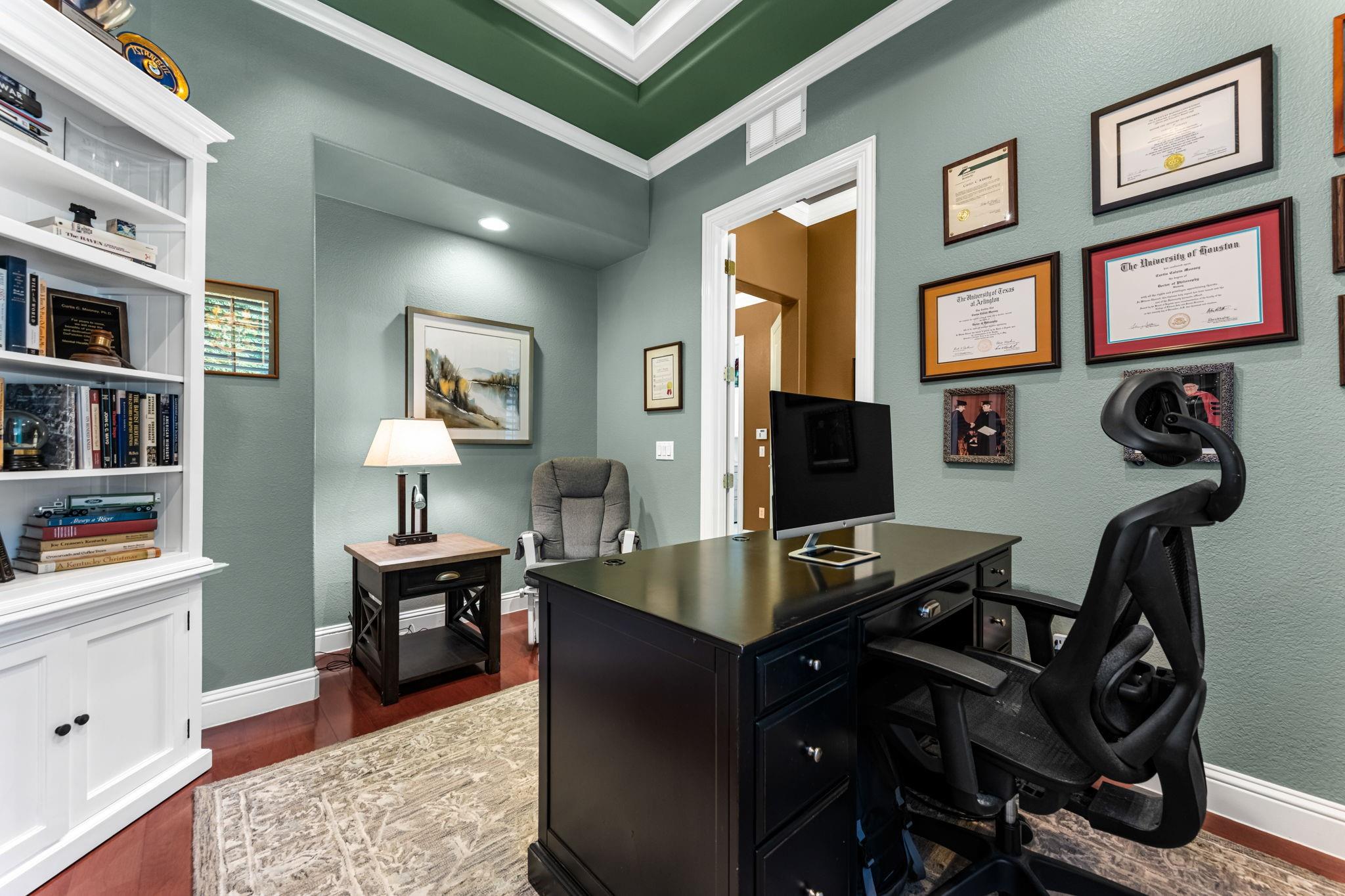 main property photo 9