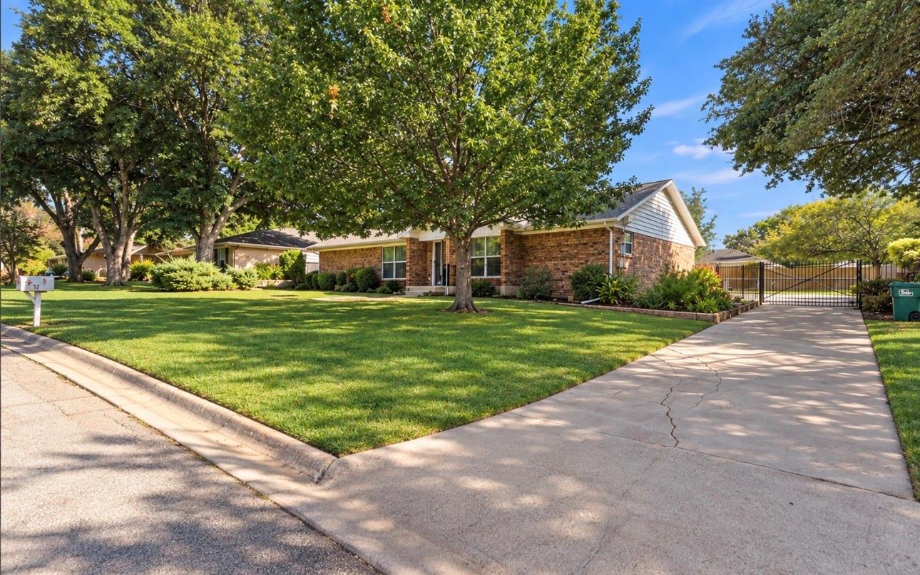 main property photo 17