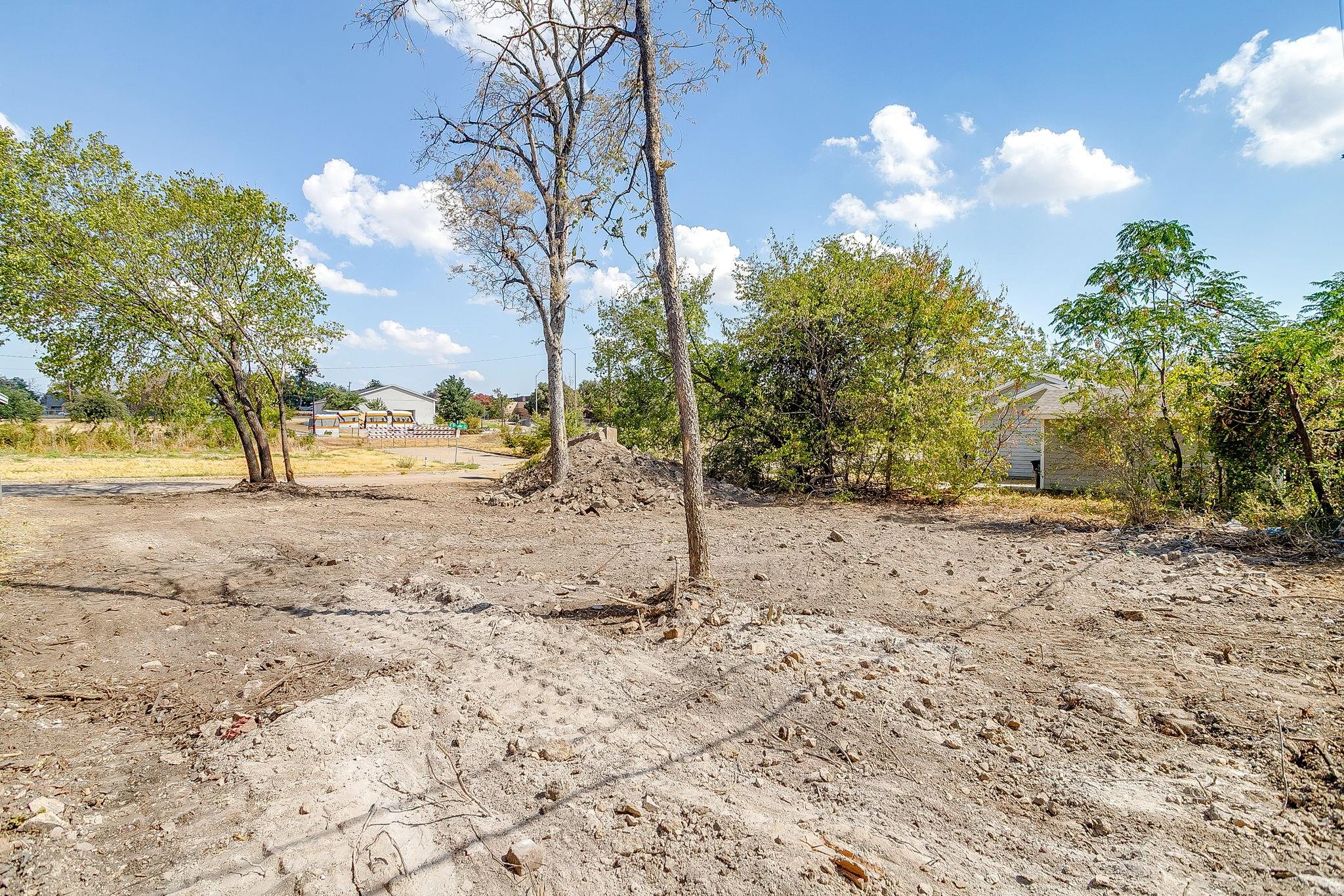 main property photo 16