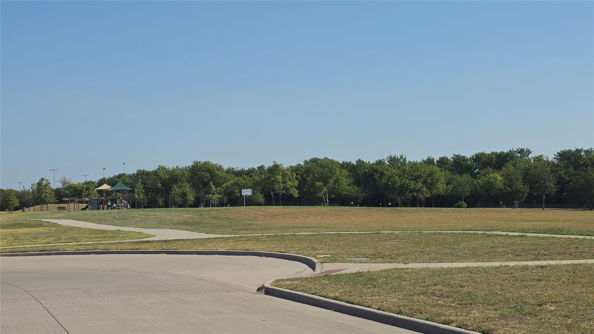 main property photo 30