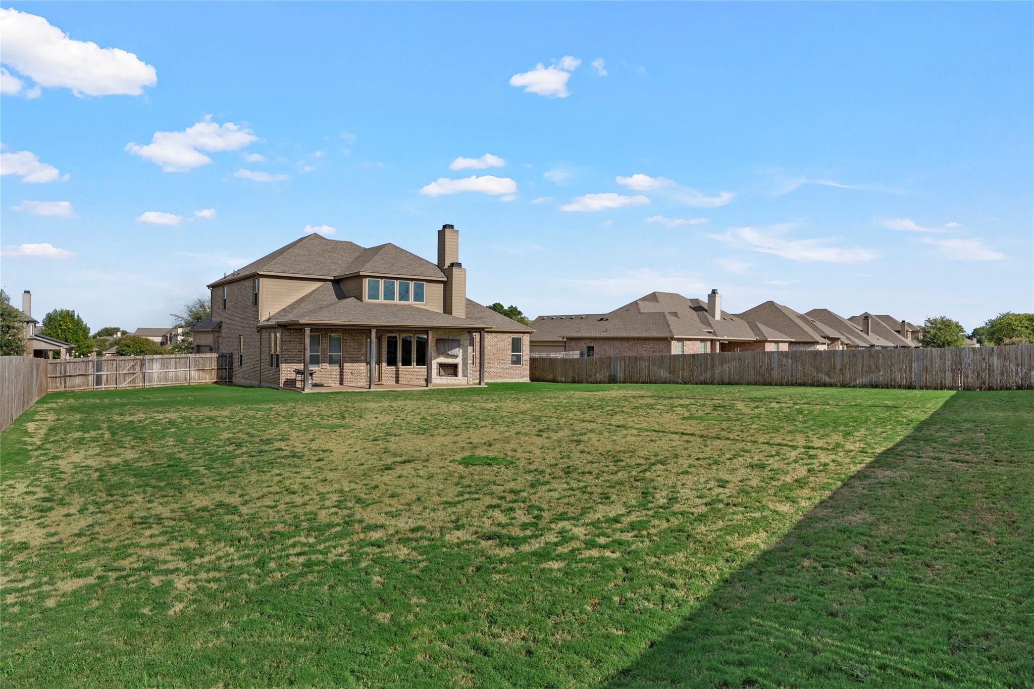 main property photo 32
