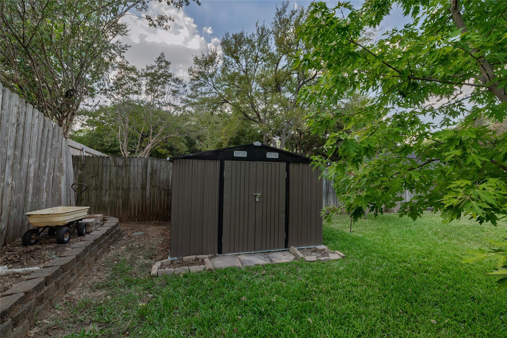 main property photo 32
