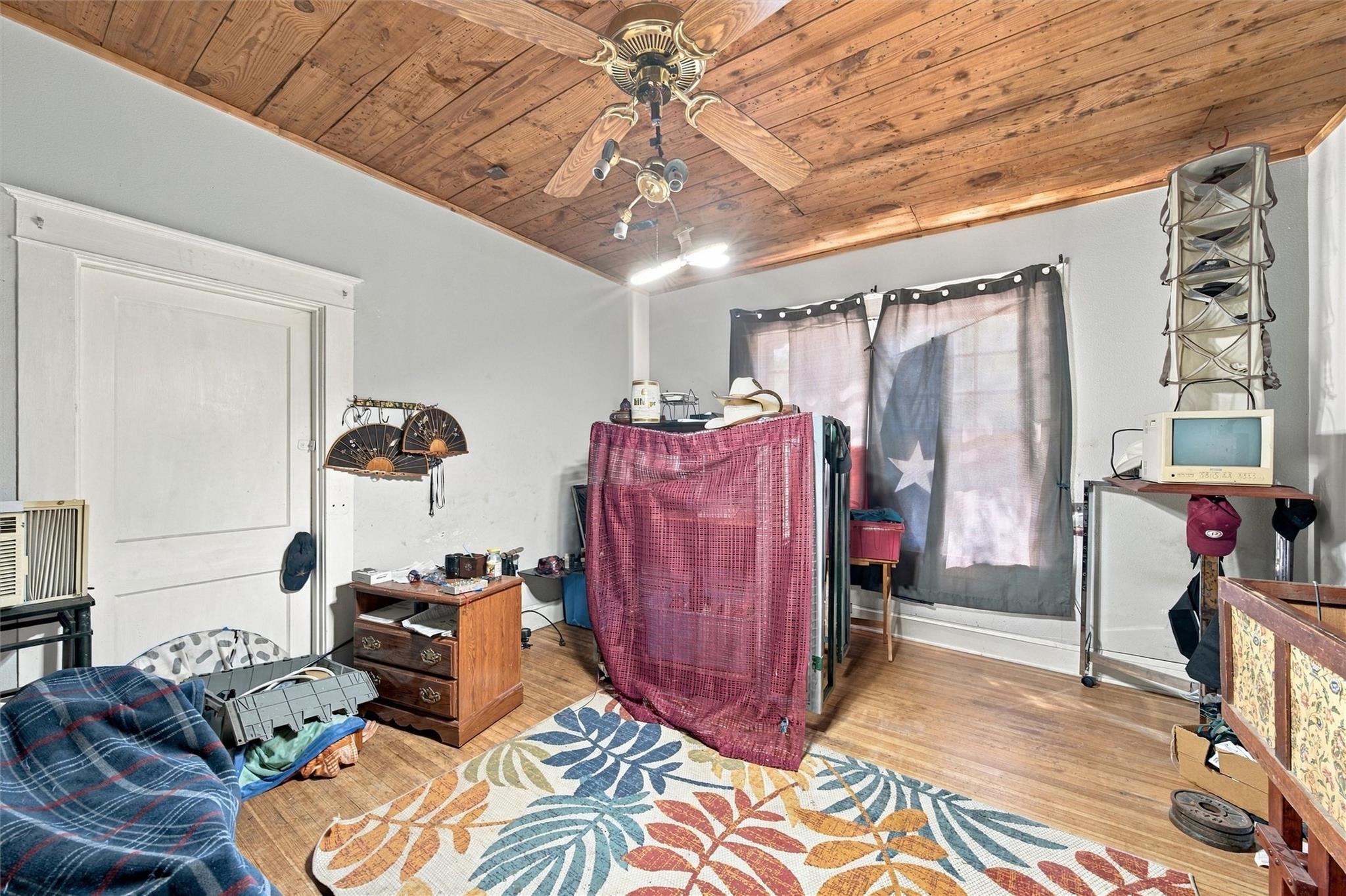 main property photo 20