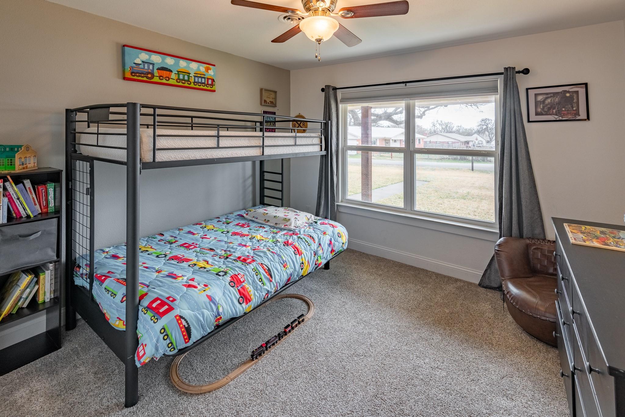 main property photo 10