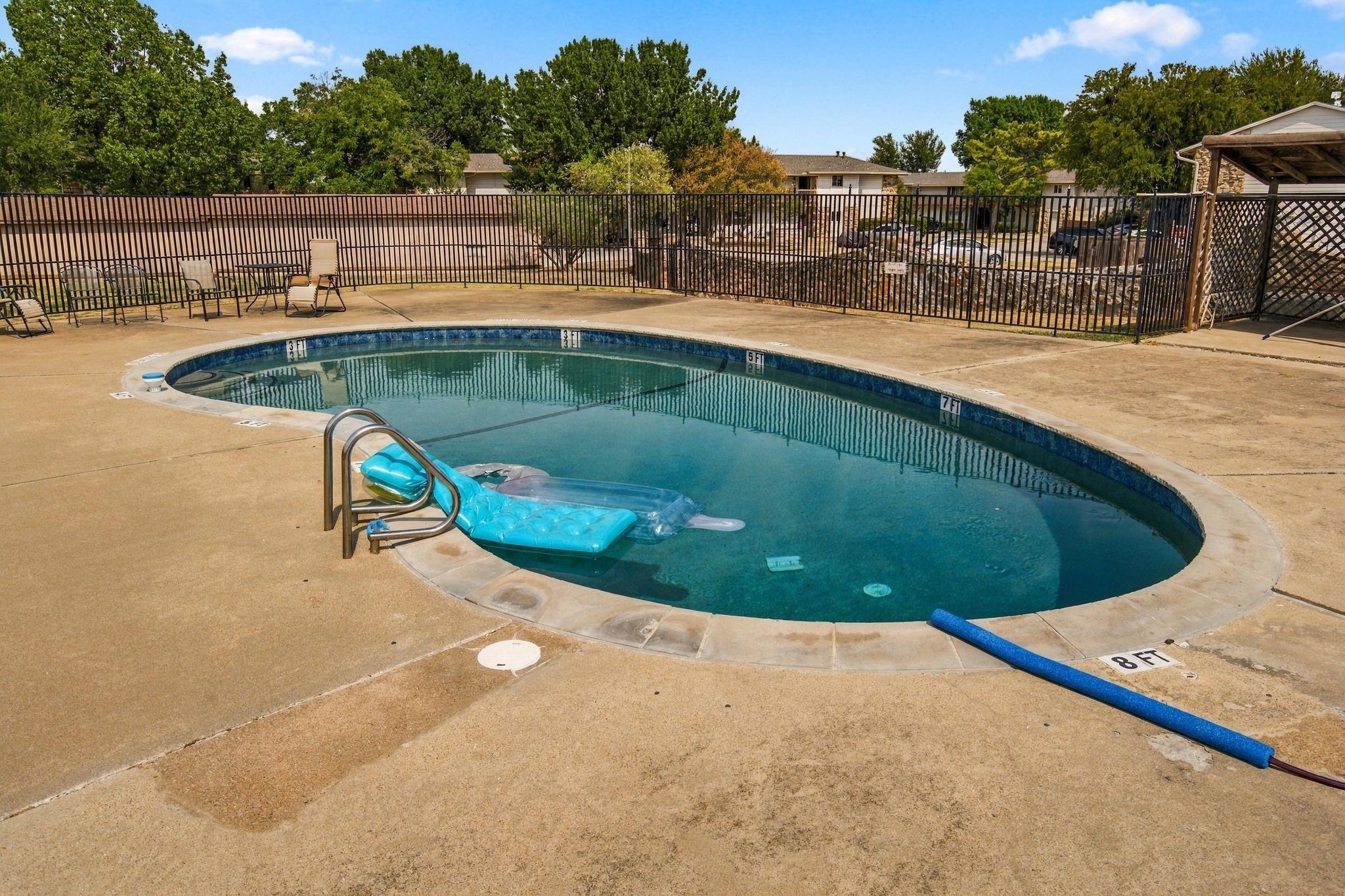 main property photo 28