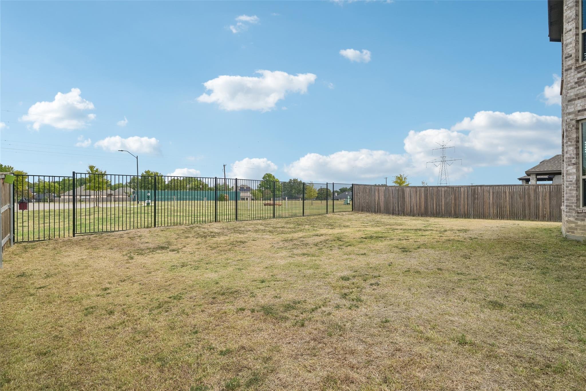 main property photo 37
