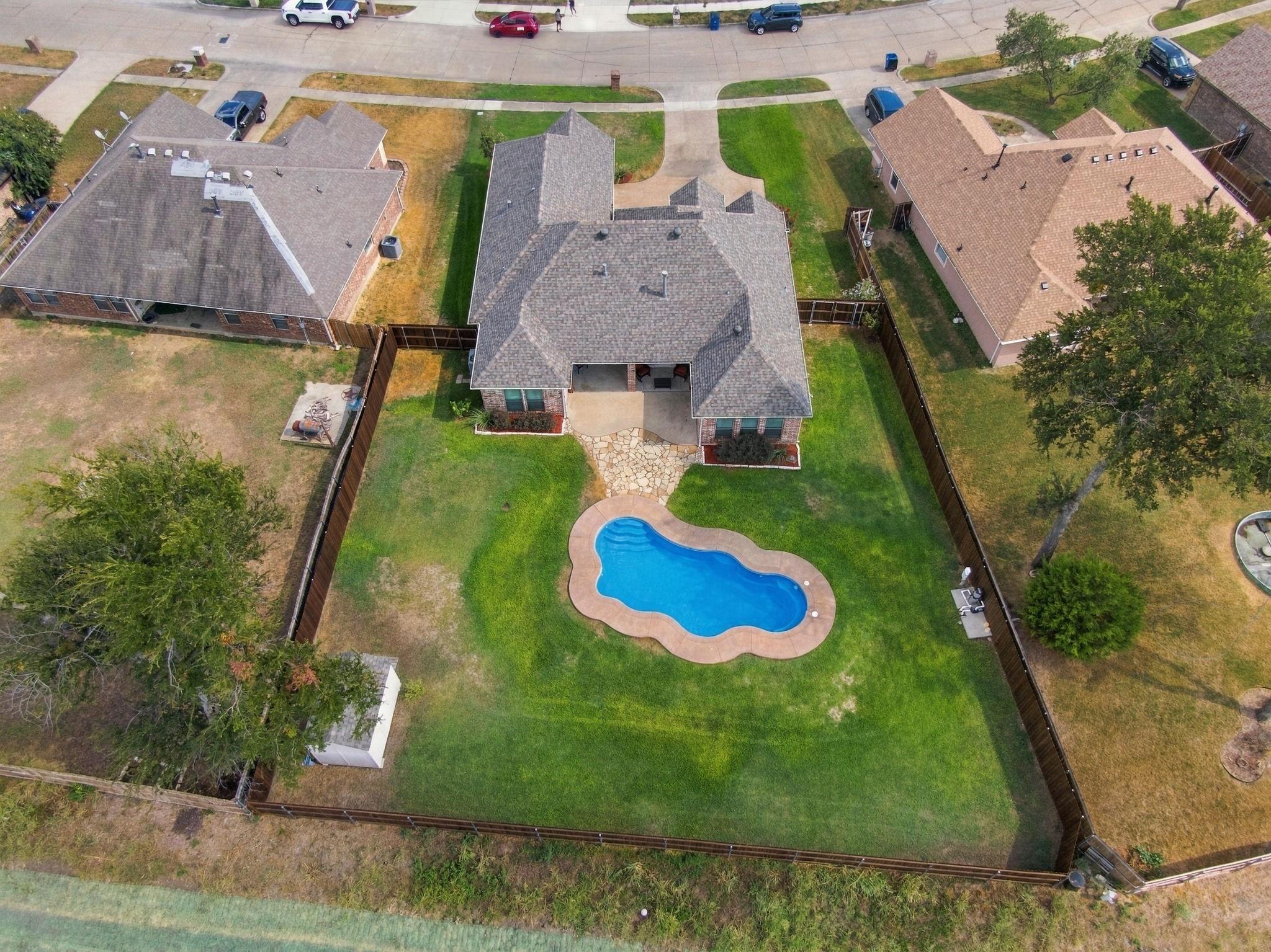 main property photo 32