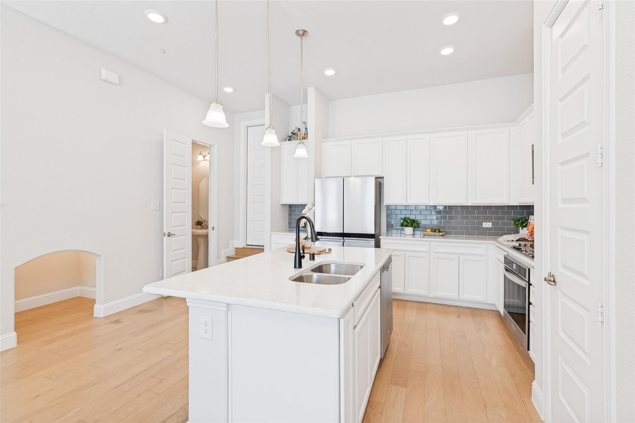 main property photo 9