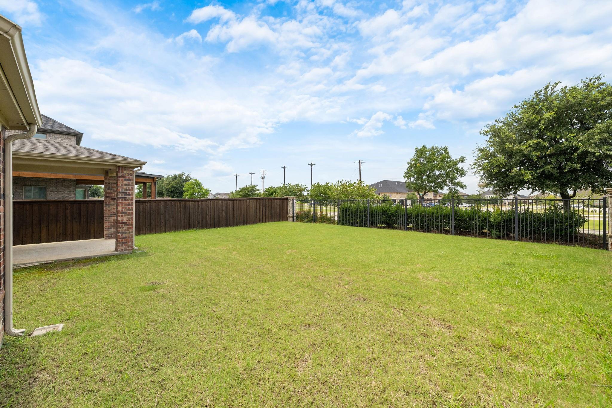 main property photo 25